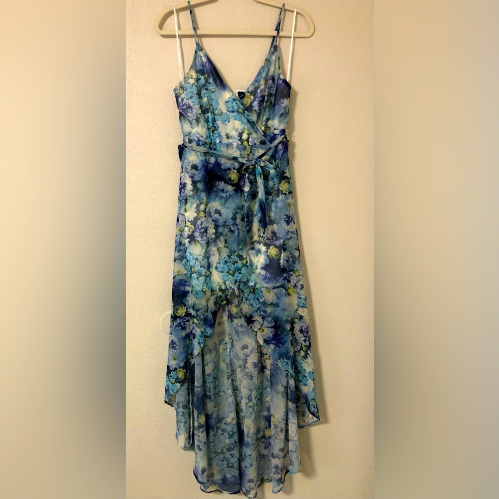 Beautiful blue floral Windsor dress